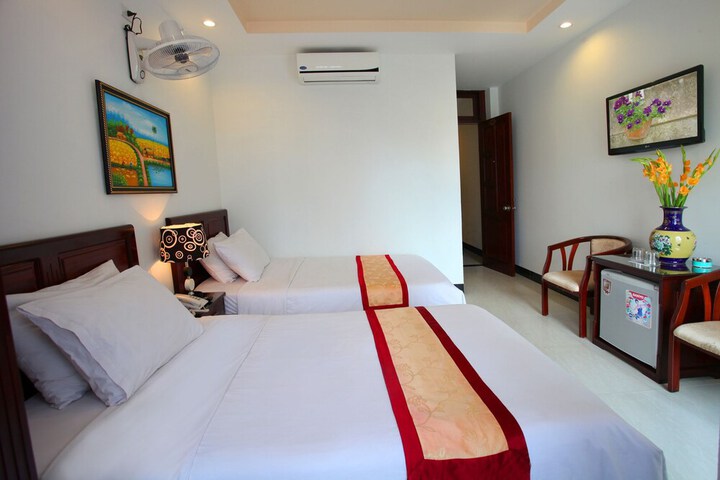 Room 8 of 35