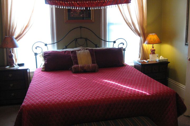 Room 2 of 114