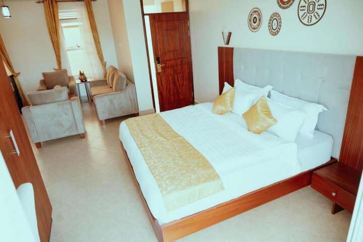 Room 9 of 37