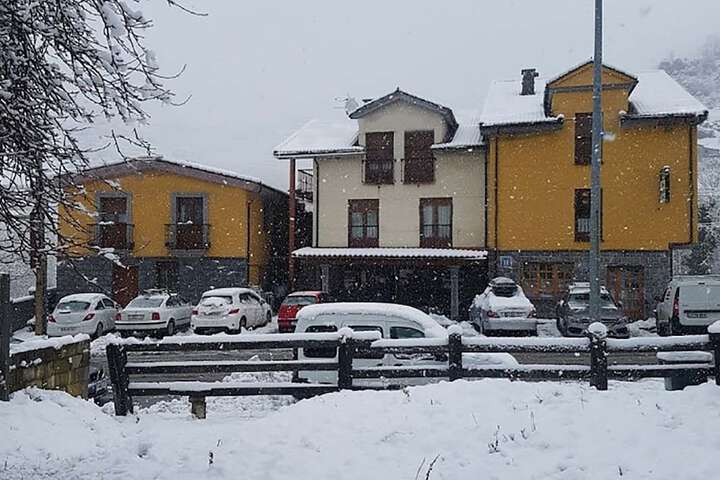 Hotel Peña Pandos