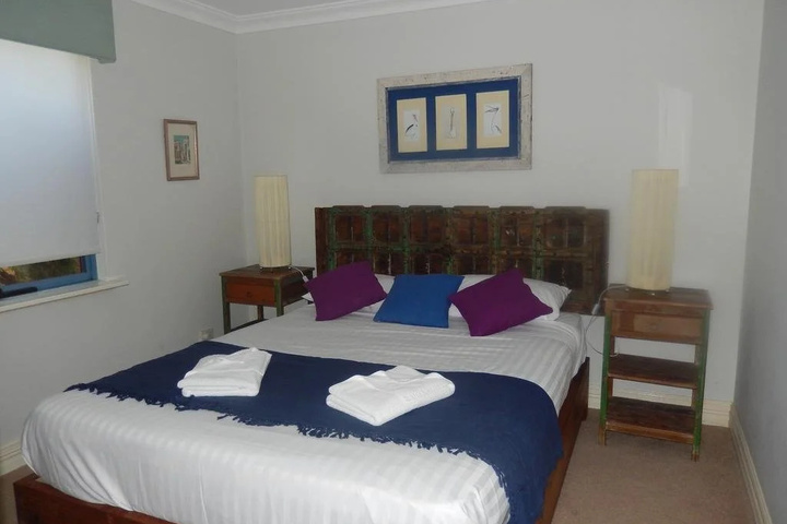 Room 2 of 8