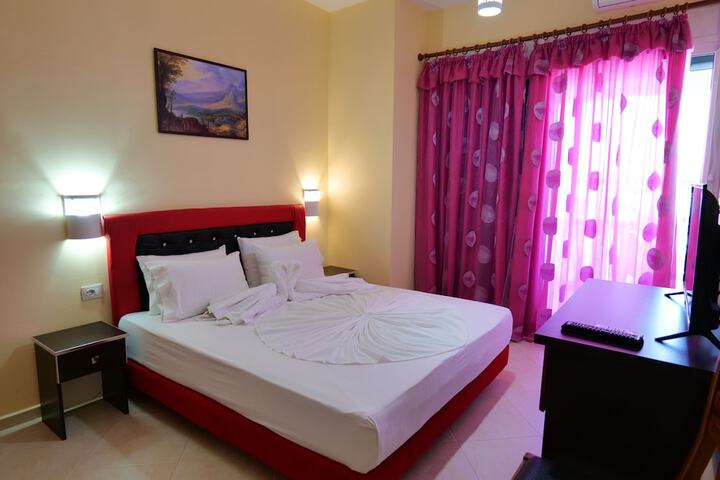 Room 3 of 101