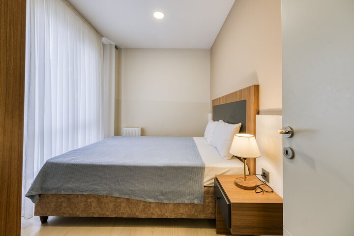 Room 27 of 51