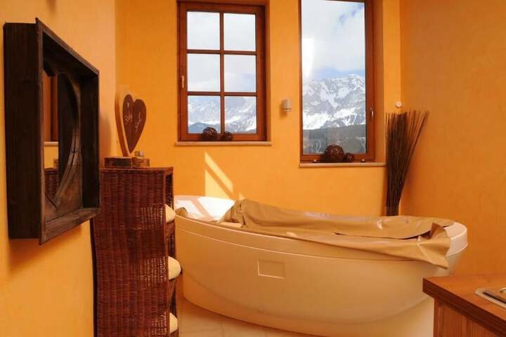 Room 22 of 73
