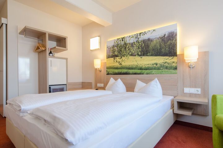 Room 7 of 35