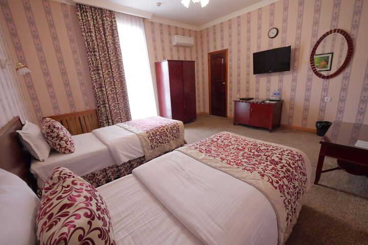 Room 27 of 92