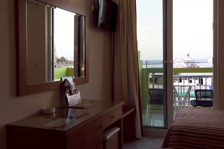 Life Hotel