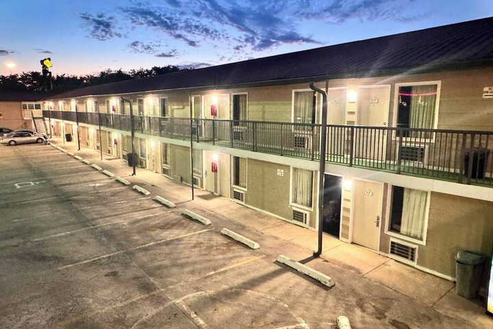 Hotel 76 of 91