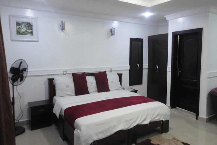Room 6 of 35