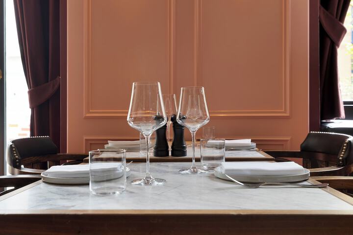 Dining 40 of 62
