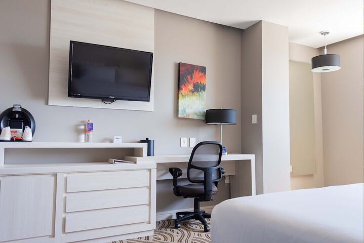 Room 43 of 86