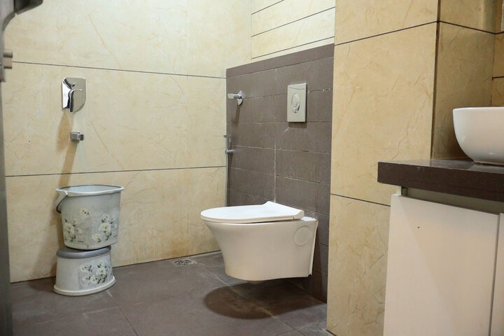 Room 30 of 43