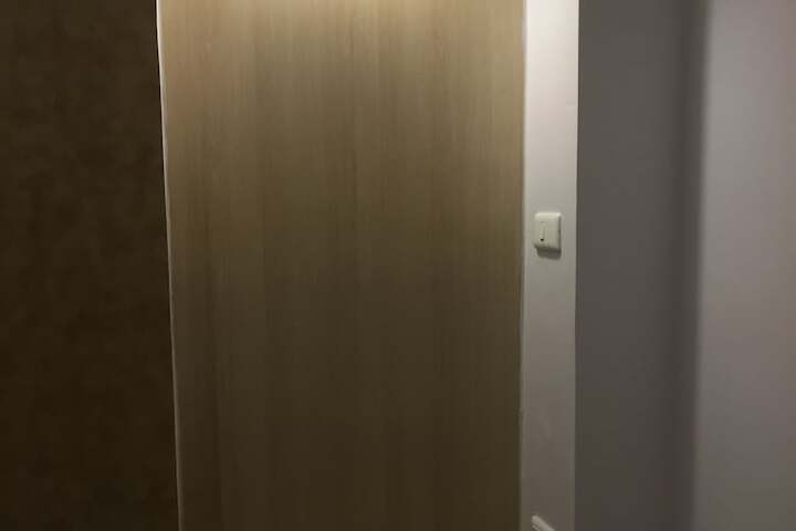 Room 6 of 68