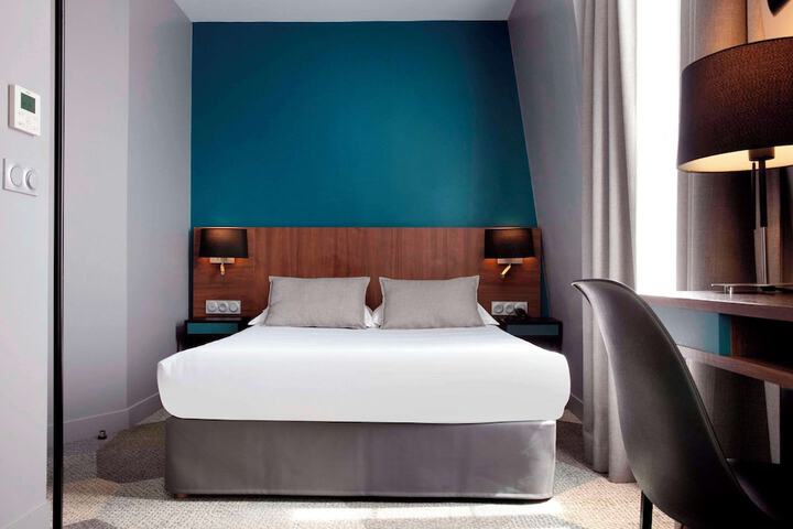 Room 16 of 52