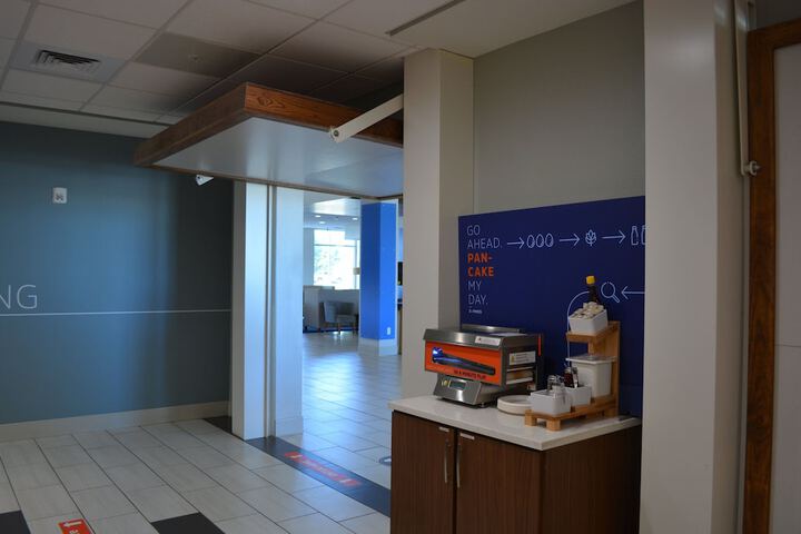 Breakfast/Coffee Service 35 of 49