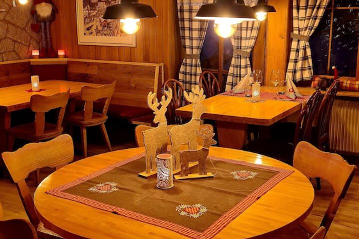 Dining 53 of 93