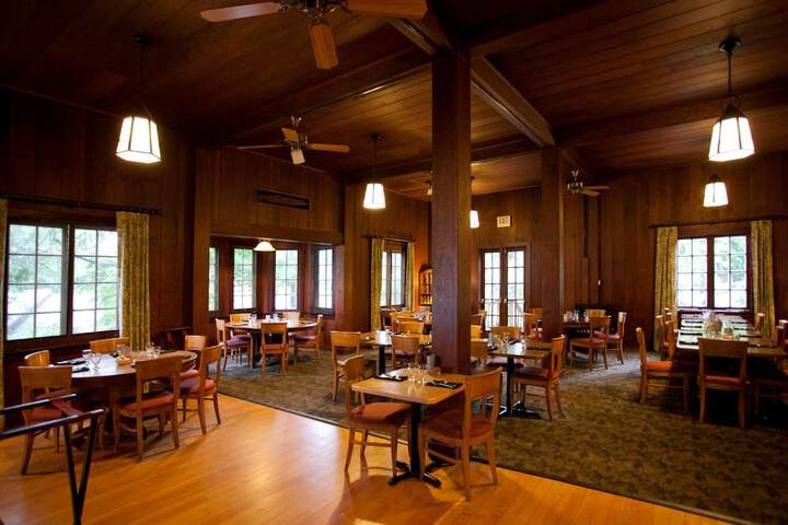Dining 54 of 80