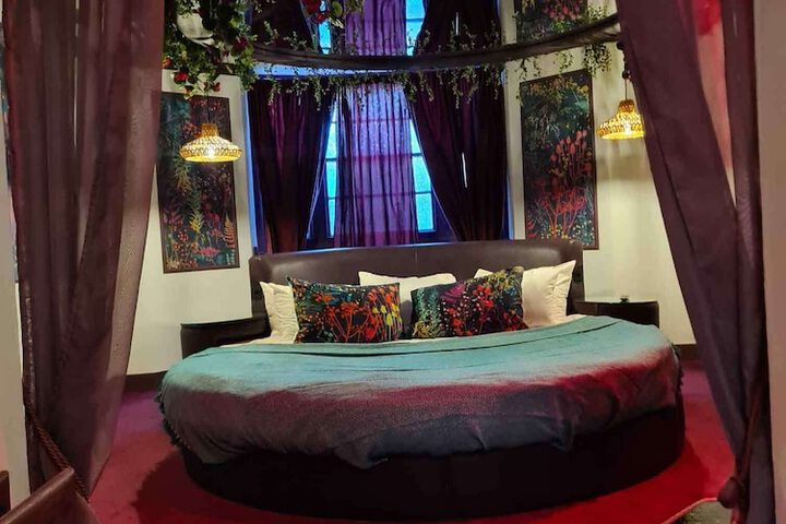 Room 77 of 272