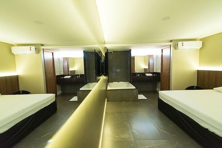 Room 7 of 56