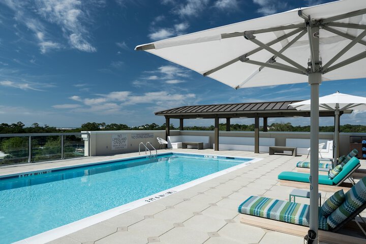 Rooftop pool