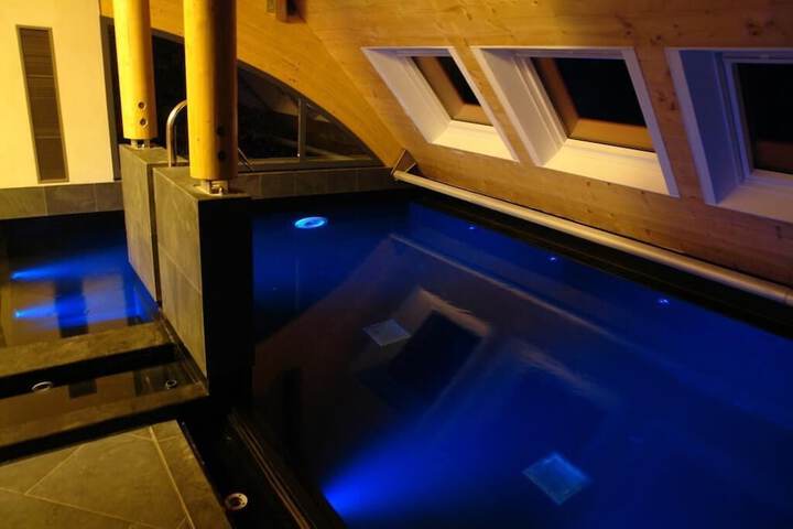 Pool 33 of 51