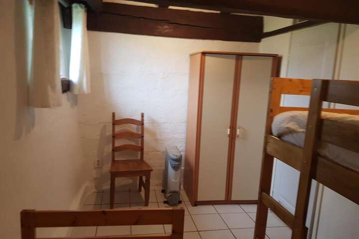 Room 8 of 61