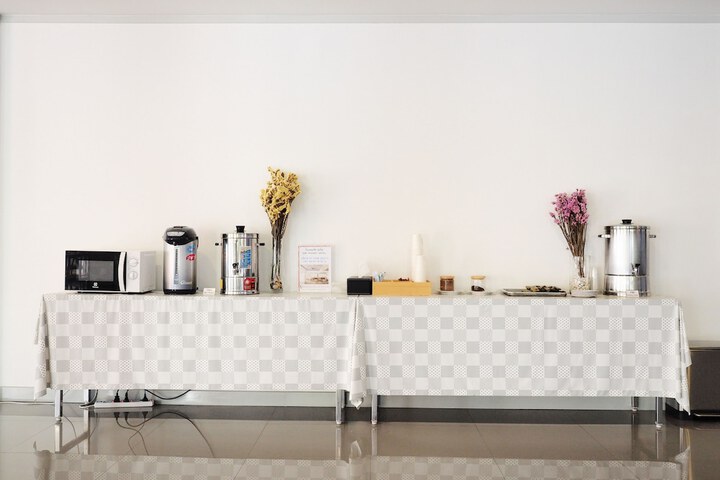 Breakfast/Coffee Service 32 of 42