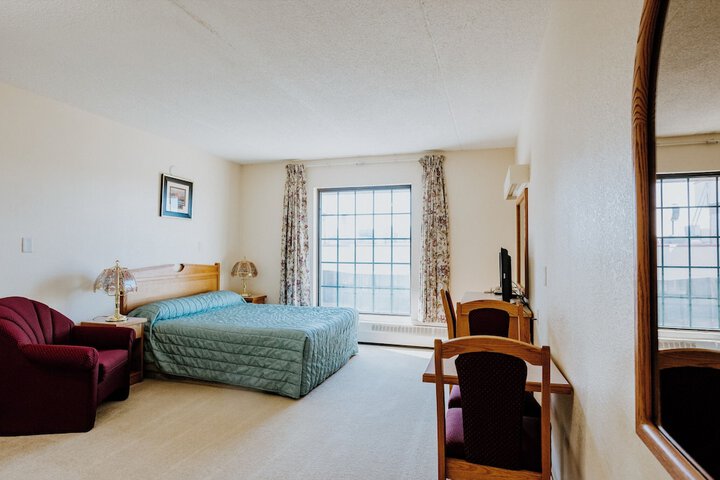 Room 2 of 9