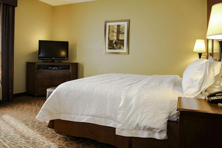 1 King Bed (13 of 13)