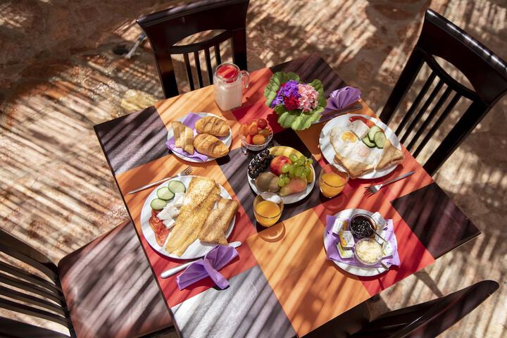 Breakfast/Coffee Service 121 of 131