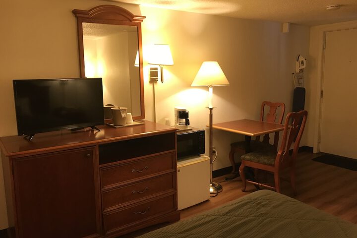 1 King Bed (9 of 15)