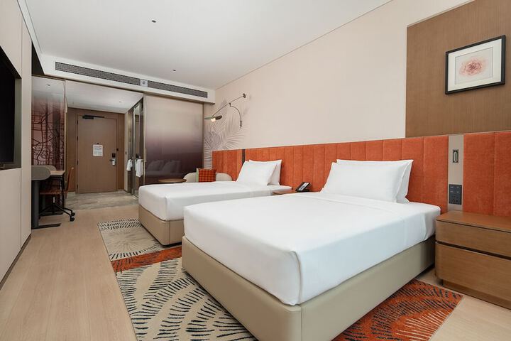 Room 43 of 67