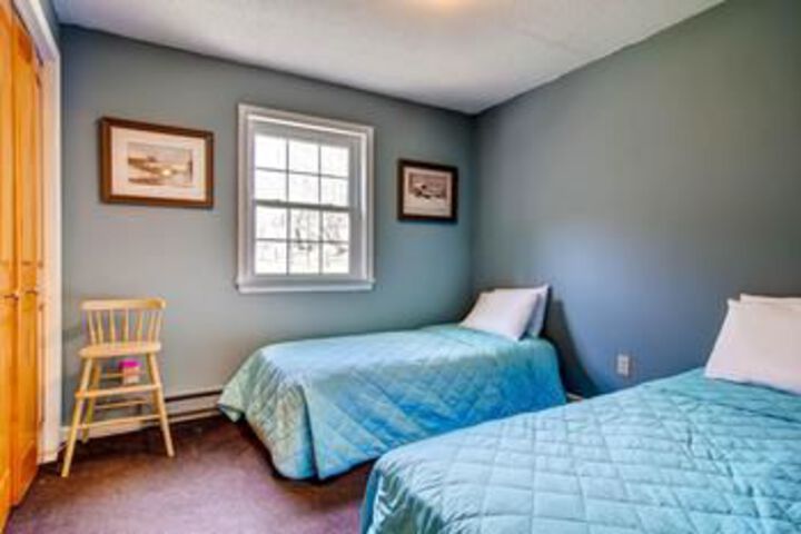 Room 13 of 28