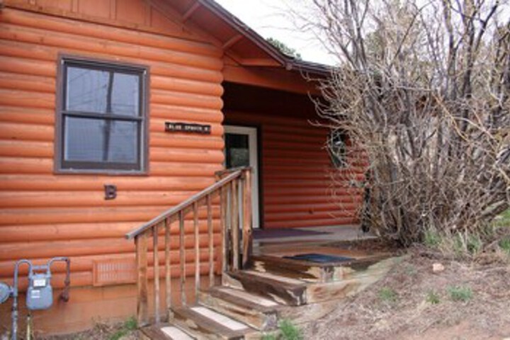 Lazy R Cottages: 7A Vr