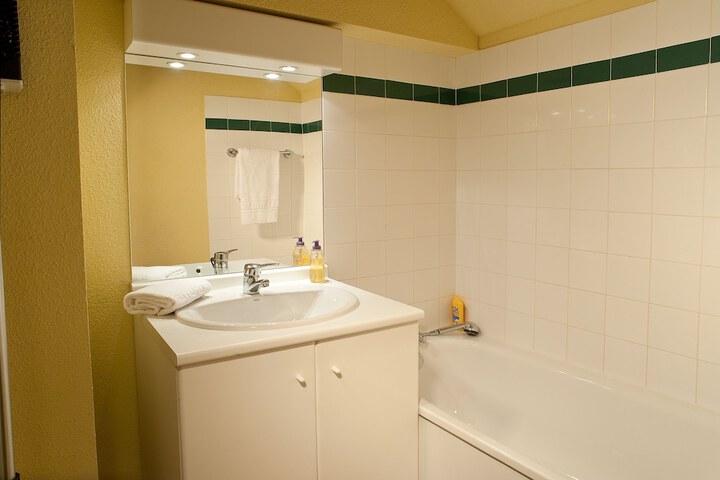 Room 6 of 15