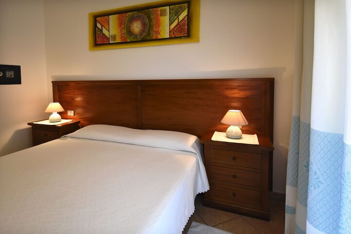 Room 10 of 83