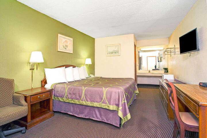 2 Double Beds (8 of 8)