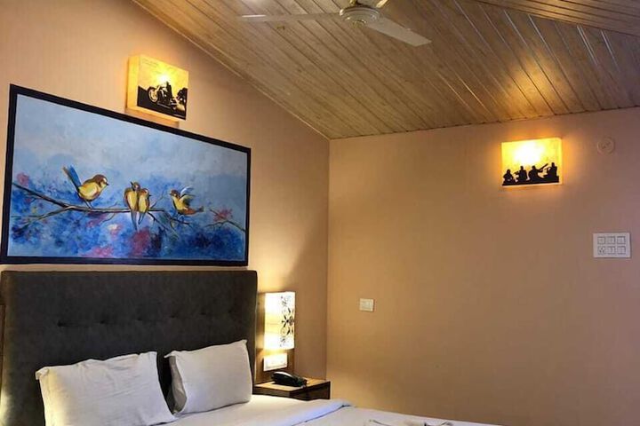Room 5 of 13