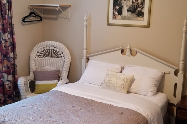 Room 15 of 163