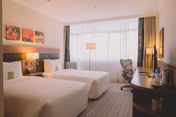 Room 12 of 65