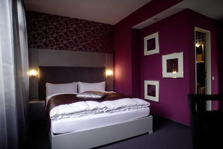 Room 2 of 11