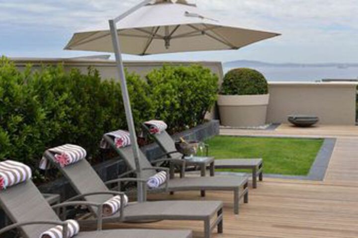 Sundeck 32 of 36