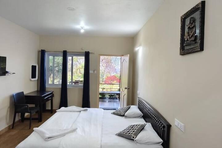 Room 2 of 17
