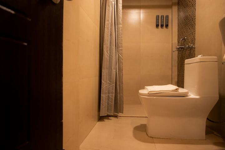 Room 31 of 34