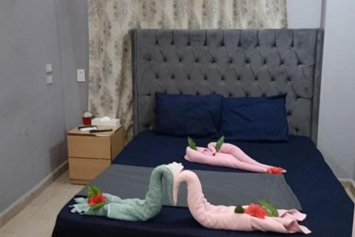Room 12 of 33