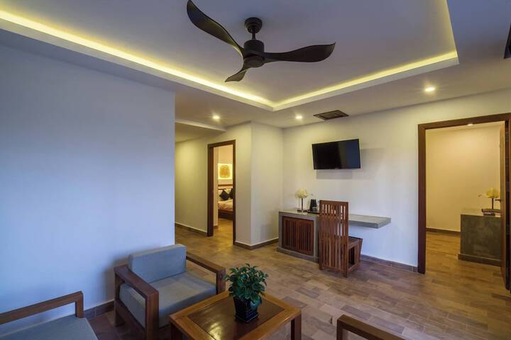 Room 7 of 28