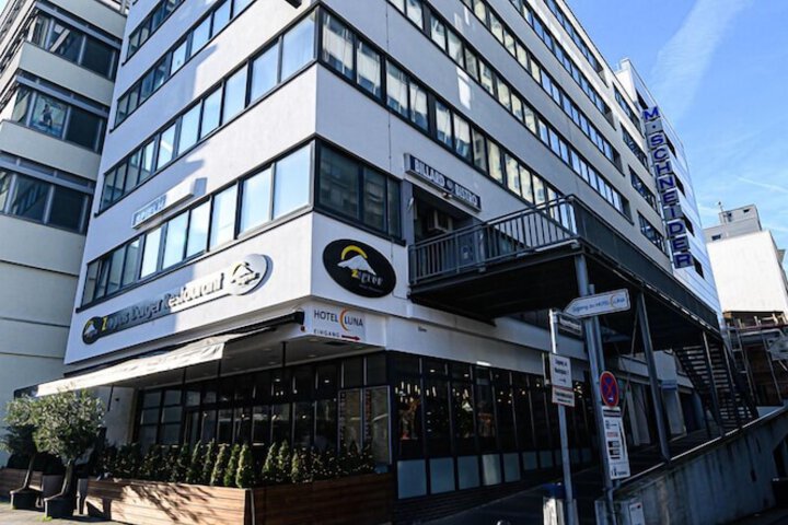 Hotel 75 of 78