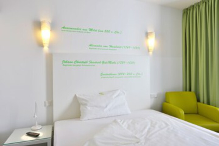 Room 64 of 71