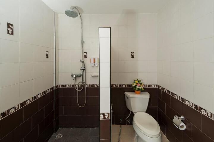 Room 14 of 233