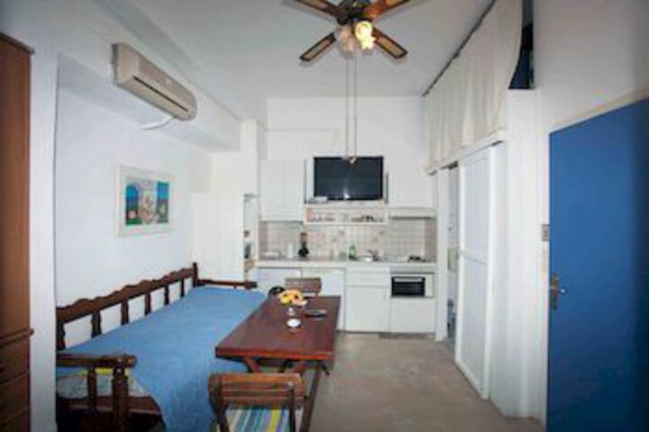 Room 9 of 26